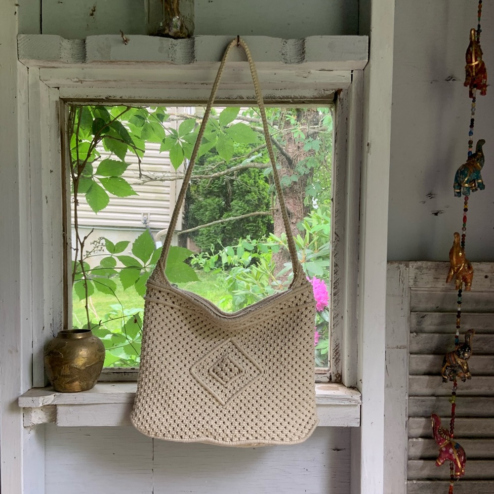 Vintage macrame shoulder purse